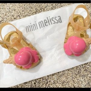 Mini Melissa Size 5 🤩